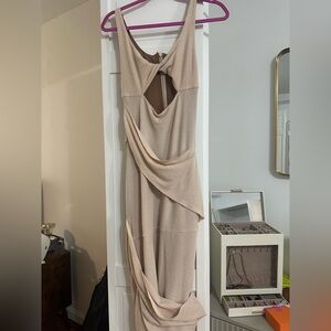 Jlux beige fitting dress.  Great condition. XL.